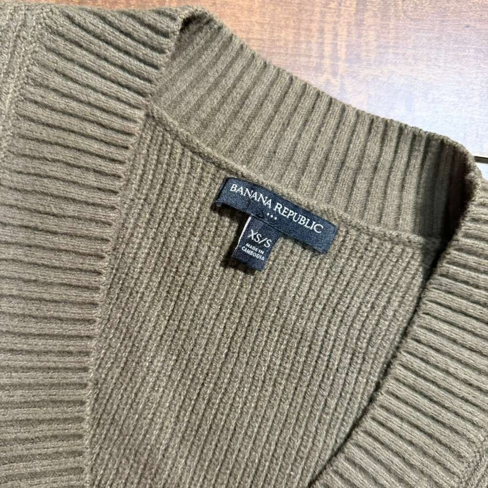 Banana Republic Men's Khaki and Green Vest